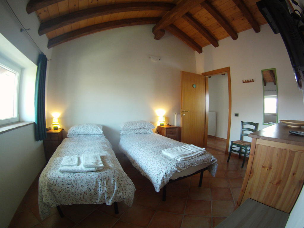 Al Campo Di Sotto Bed&Breakfast Buia Esterno foto